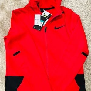 Boys brand new with tags size XL Nike Elite sweatshirt